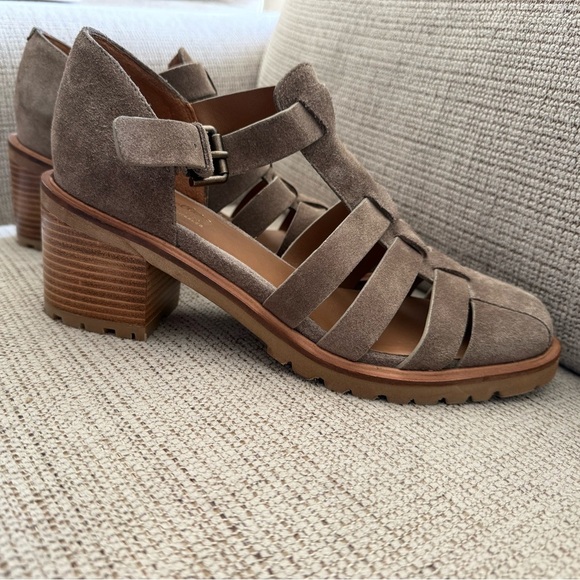 NWOT Seychelles Social Butterfly Suede Sandals in Size 91/2 - Picture 1 of 7